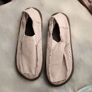 NWOT-Mens Sanuks Size 10